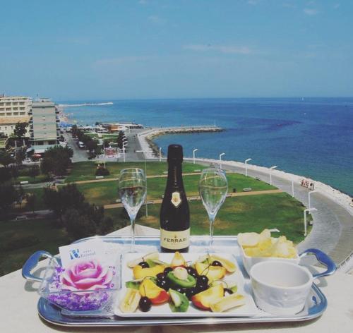 Hotel Bristol Пезаро Экстерьер фото