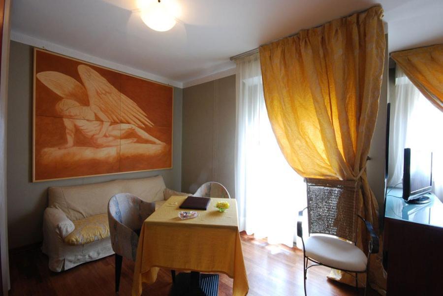 Hotel Bristol Пезаро Экстерьер фото