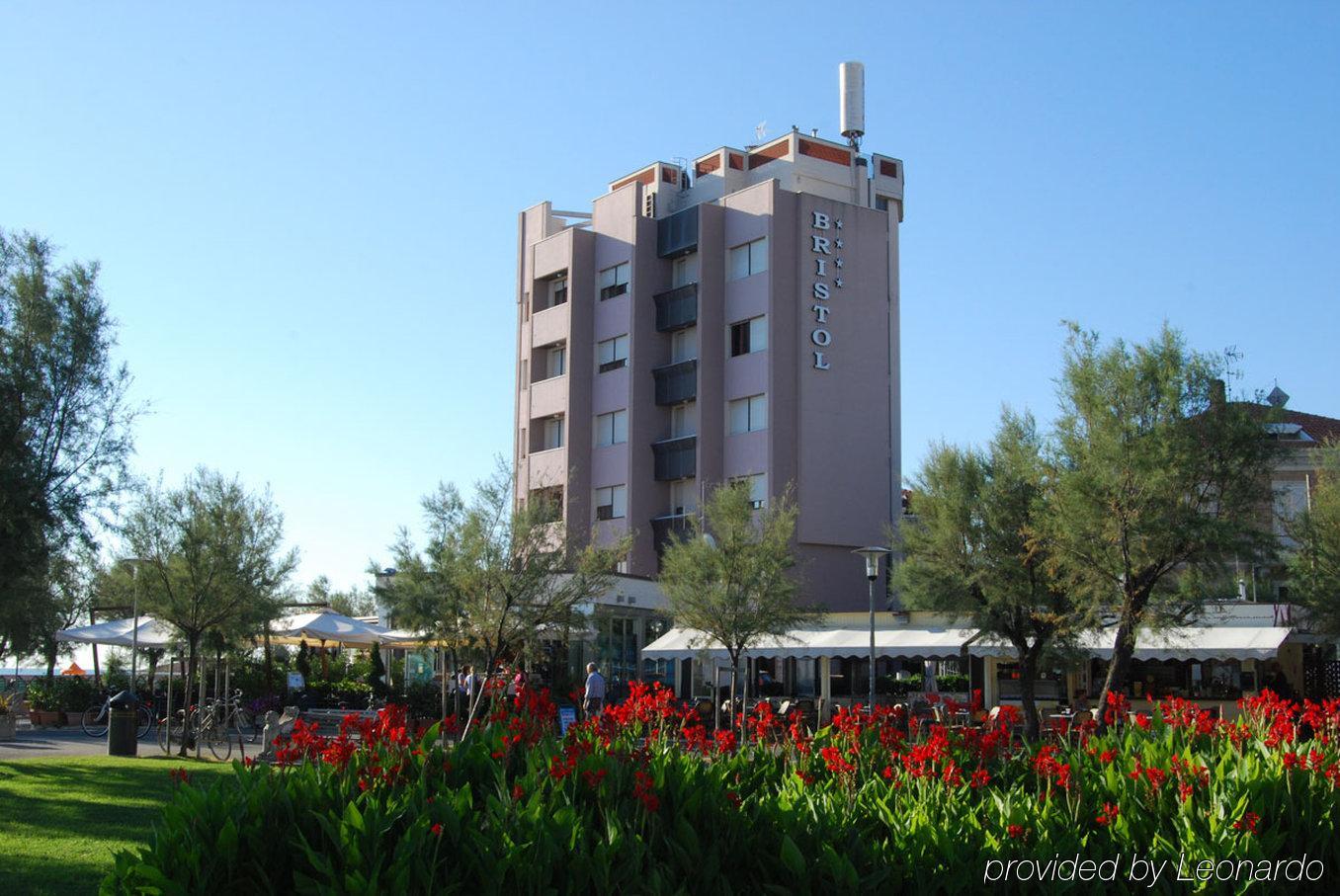 Hotel Bristol Пезаро Экстерьер фото